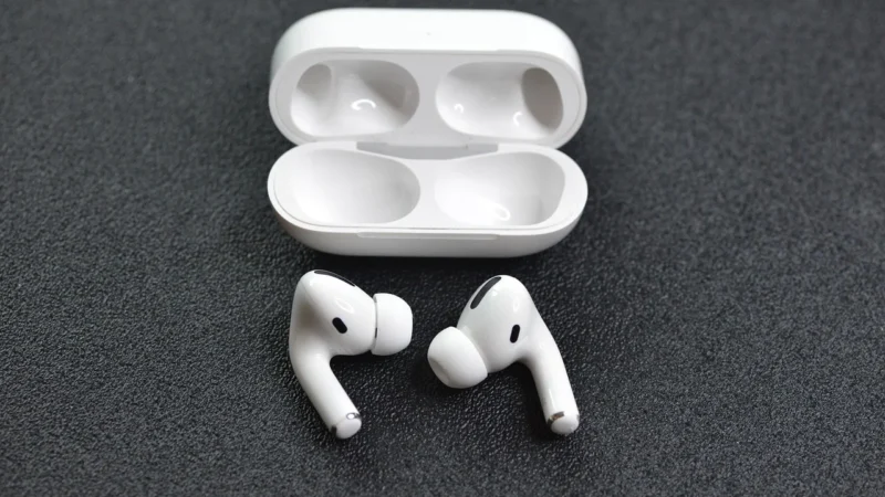 Apple AirPods biały (MMEF2ZM/A)