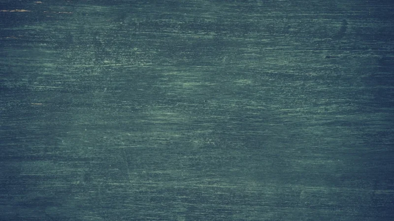Deski postarzane na ścianę: Rustykalny urok naturalnego wykończenia
