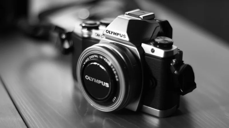 Panasonic Lumix DC-S1R czarny + 24-105mm