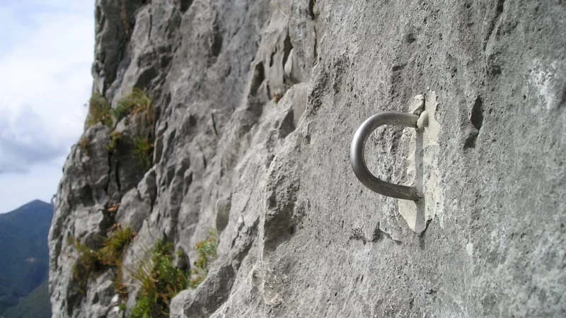 Tesa Regulowana śruba samoprzylepna do tynku i tapet 1kg
